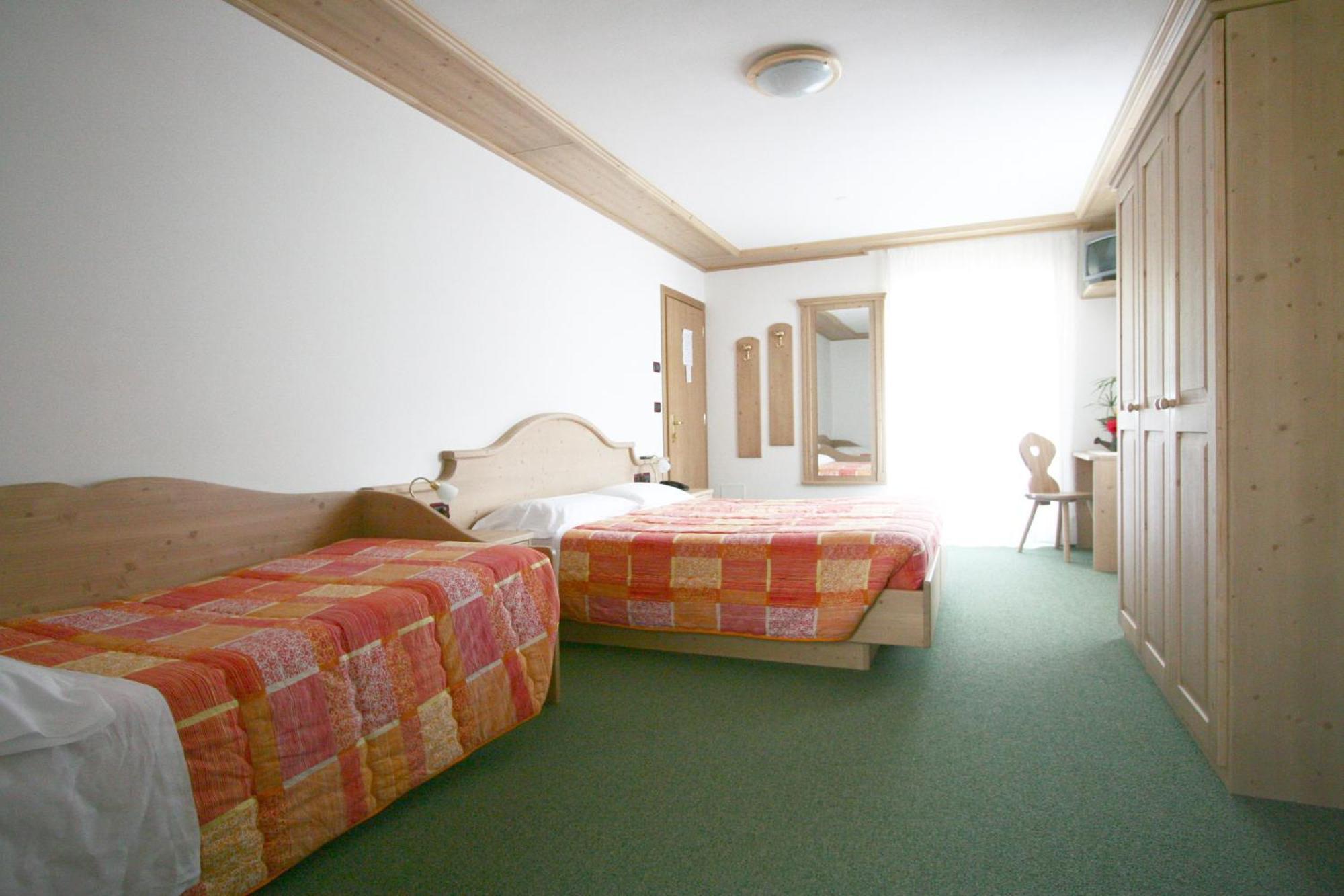 Hotel Cima Dodici Vigo di Fassa Zewnętrze zdjęcie